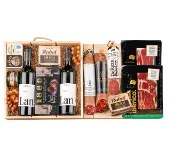 Surtido de Navidad Gourmet con Rioja LAN Reserva y productos ibéricos.
