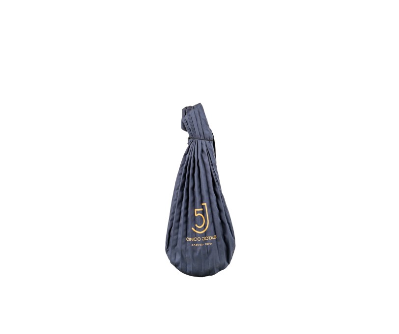 Paleta bellota 100% ibérica Cinco Jotas Jabugo en su funda