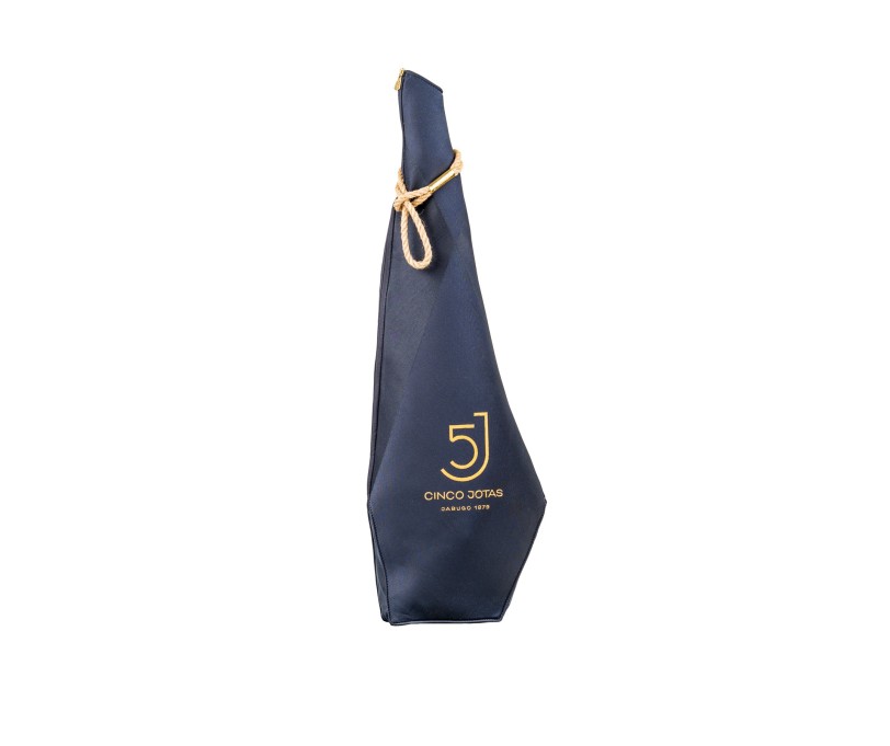 Jamón bellota 100% ibérico Cinco Jotas Jabugo en su funda