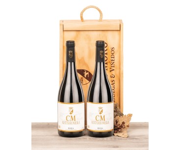Caja de madera natural con 2 botellas de Rioja CM Matarromera