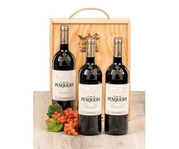 Caja de madera natural con 3 botellas de Ribera Pesquera Crianza