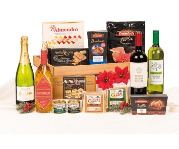 Bandeja rústica de madera color nogal con cava Codorniu y whisky Antiquary para empresas