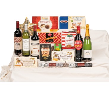 Lote de Navidad premium con ibéricos bellota, cava Bach y vino reserva
