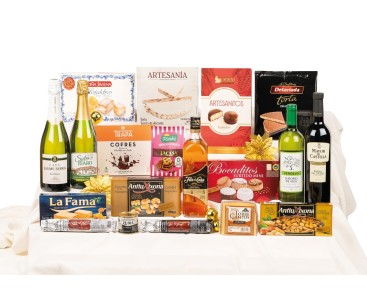 Lote de Navidad para empresas con ibéricos, queso Torrecampos y Ron Flor de Caña