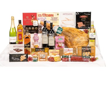 Lote de Navidad lujo con jamón Sánchez Alcaraz, whisky Hankey Bannister y ron Flor de Caña