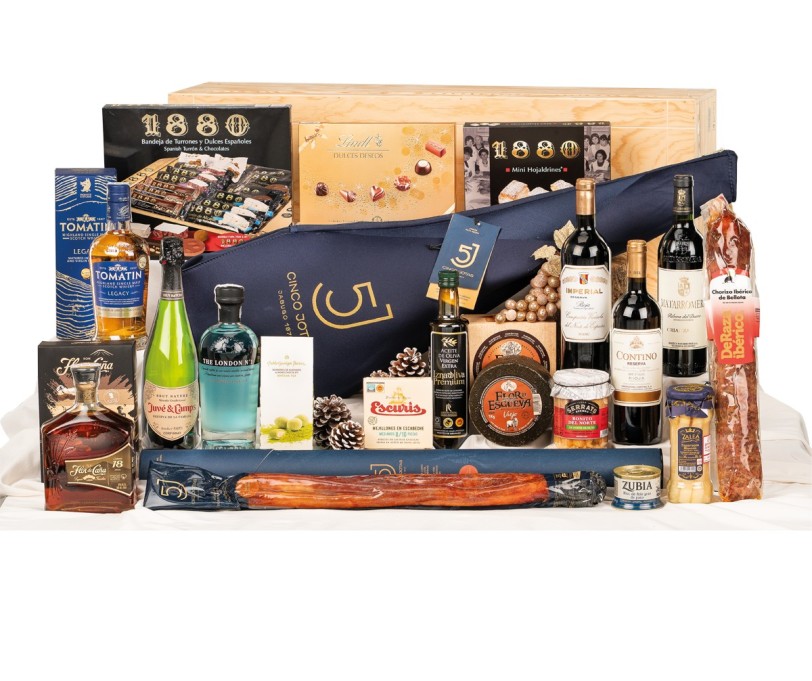 Surtido Navidad Gourmet con Jamón CINCO JOTAS en caja de madera natural